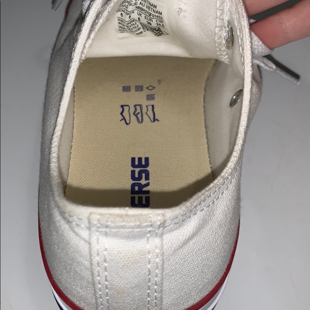 Low-Top Converse - Picture 4 of 4